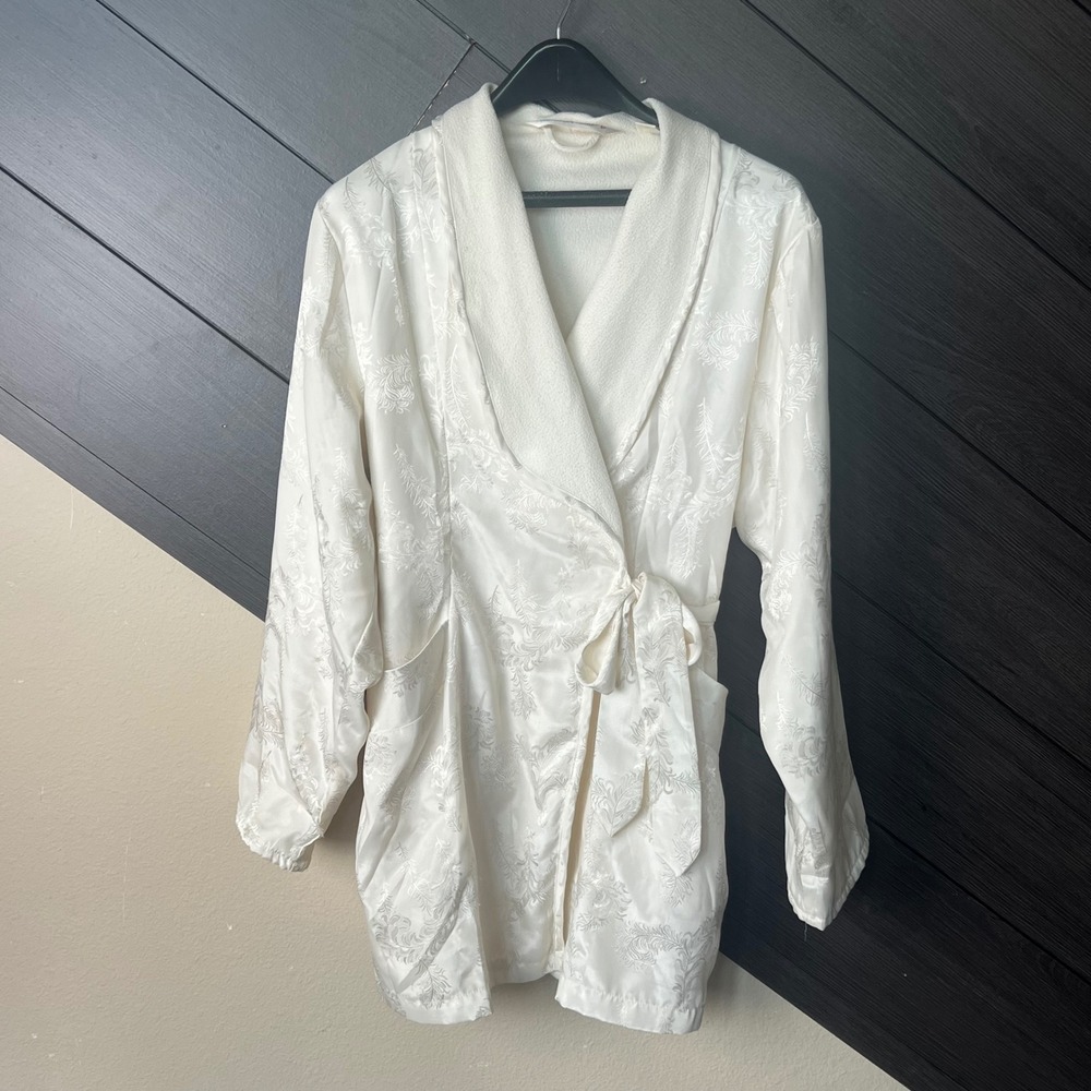 Victoria's Secret Women's Ivory Satin Fleece Wrap Robe One Size Soft Girl